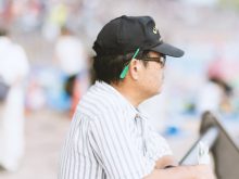 たたずむおじさん