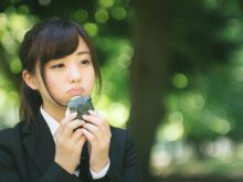 就活中の女子学生